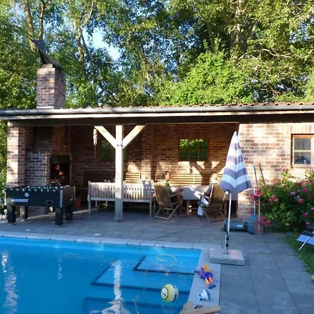 Mit Terrasse In Warnkenhagen (Kalkhorst)